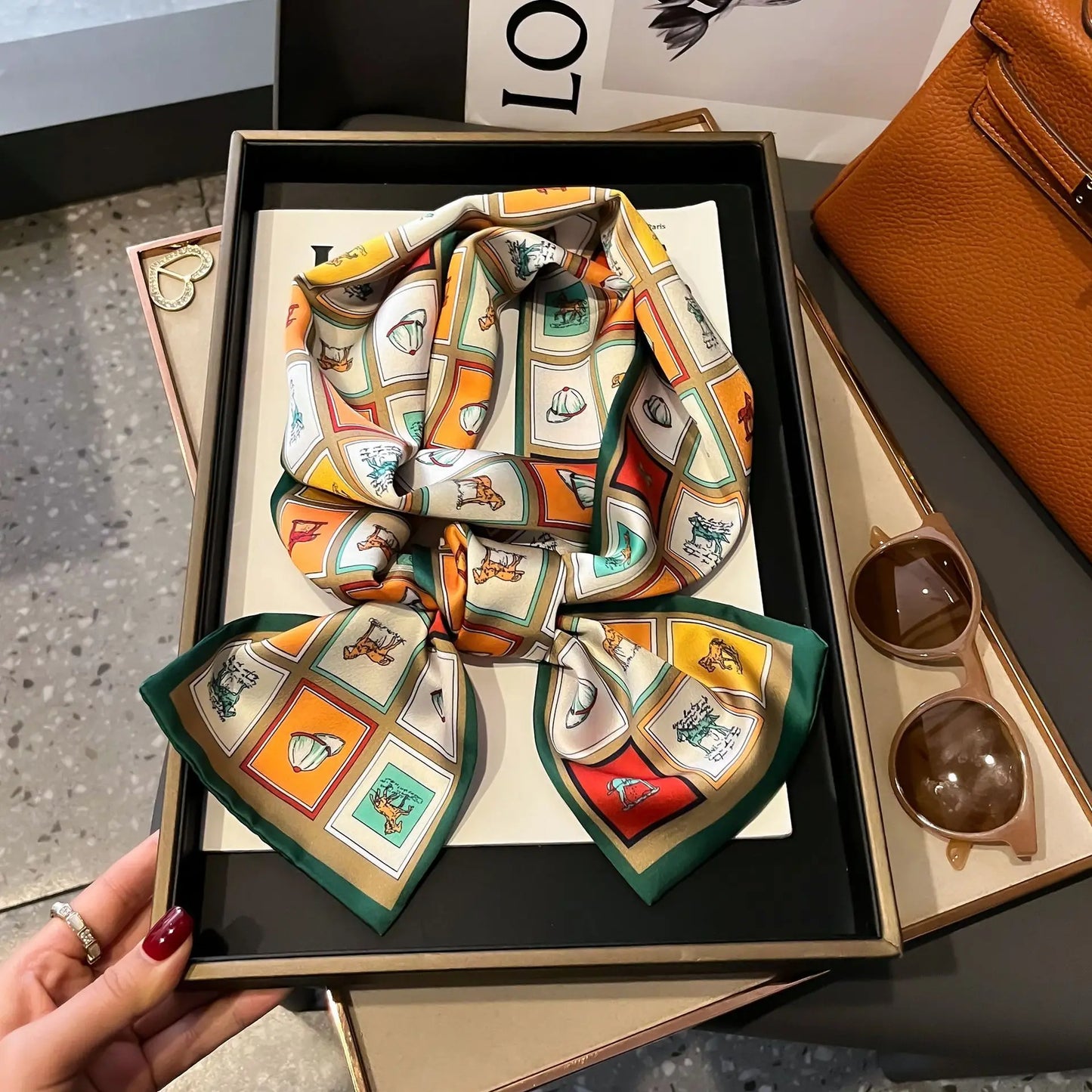 Foulard Soie Imprimé Géométrique Élégant | MDN