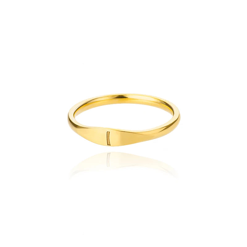 Bague Initiale Lettre Acier Doré | MDN Store