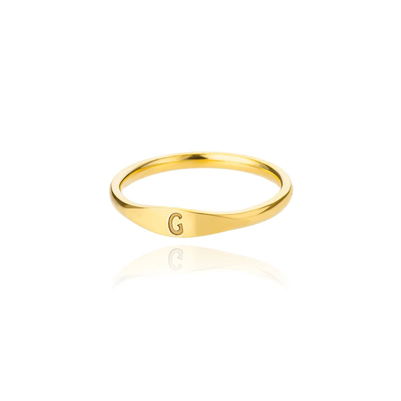 Bague Initiale Lettre Acier Doré | MDN Store