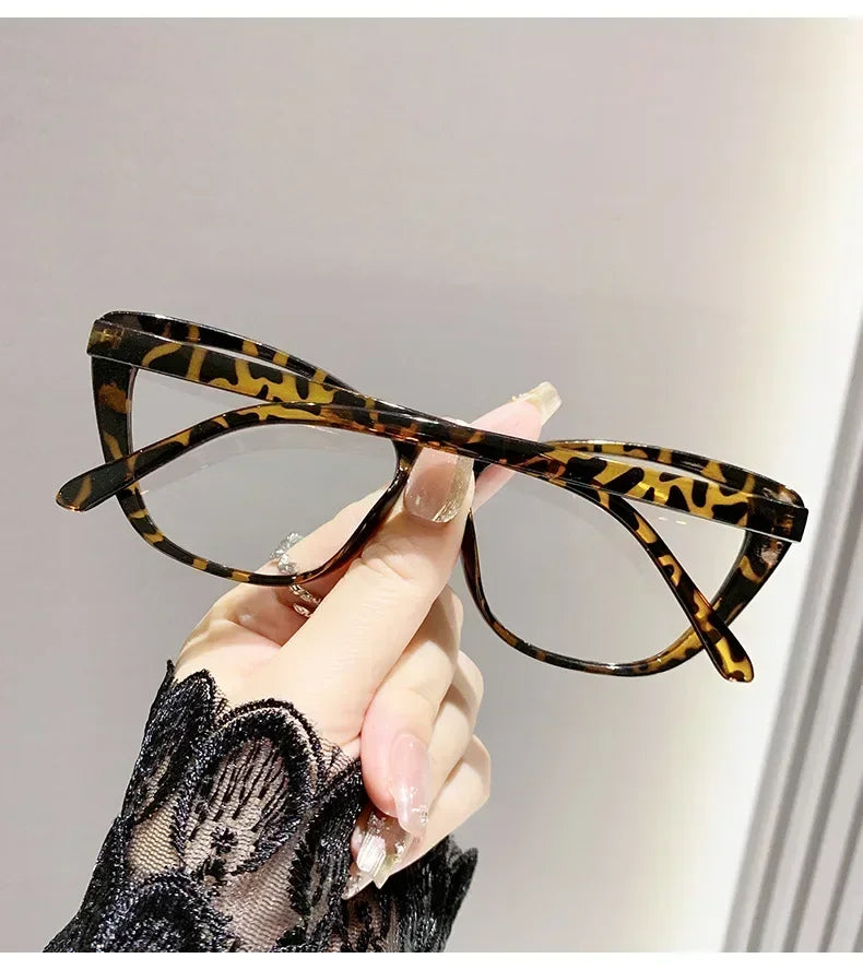 lunettes-de-lecture-retro-a-monture-papillon-verre - MDN Store 25