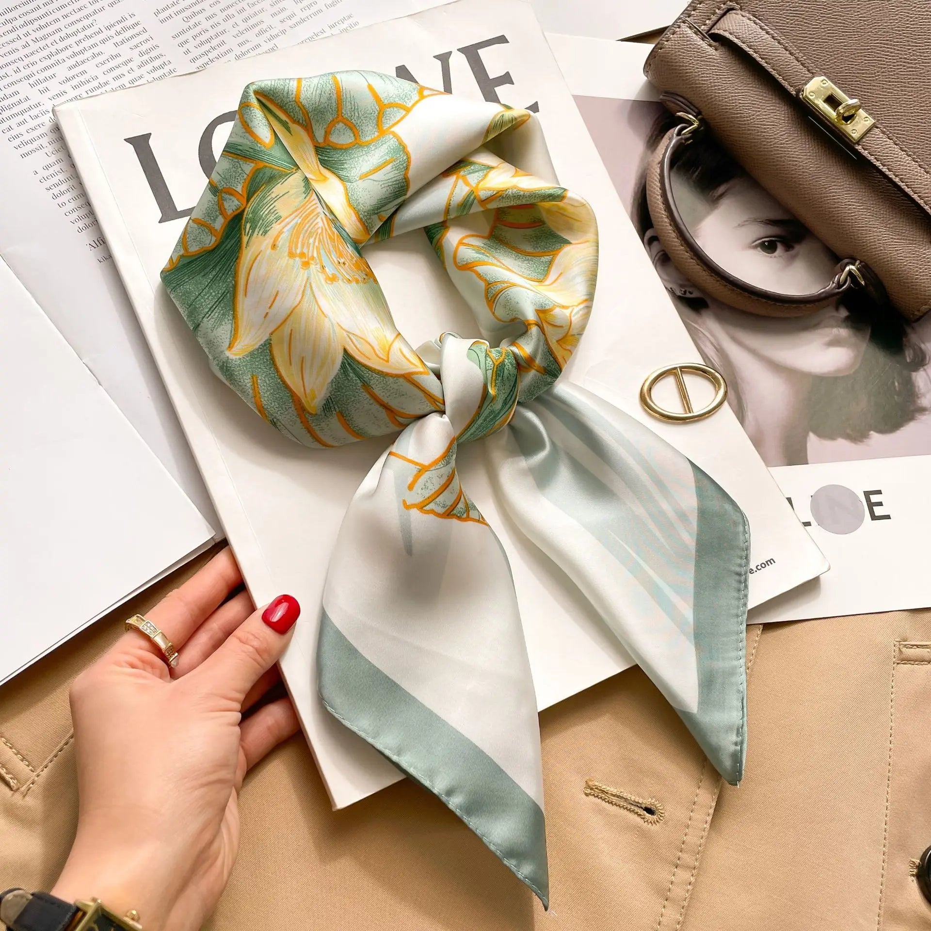 Foulard Carré Soie Satin Floral 70x70cm Femme | MDN Store