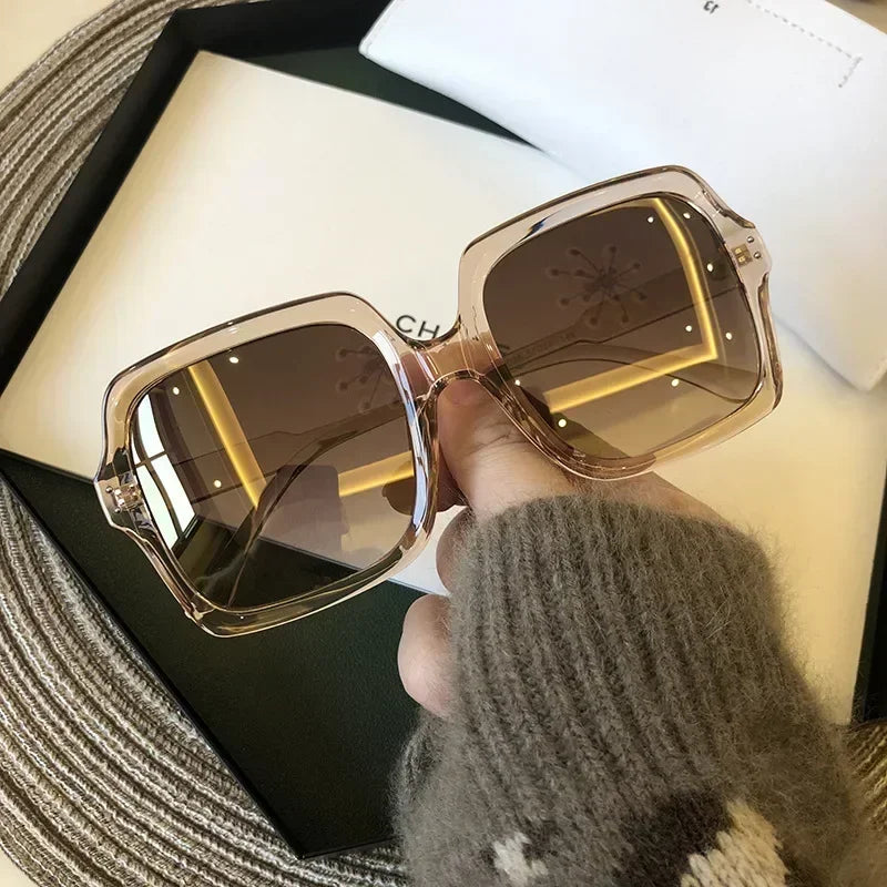Lunettes Soleil Carré Ample Femme | MDN Store