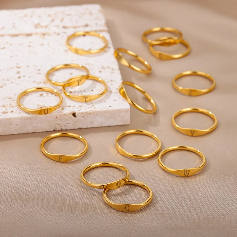 Bague Initiale Lettre Acier Doré | MDN Store