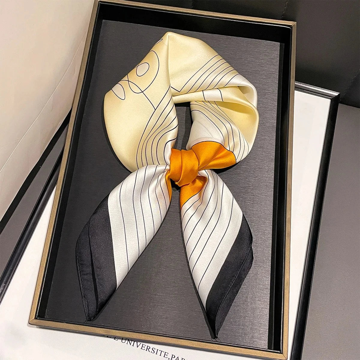 Foulard Carré Soie Floral Rose Femme 70cm | MDN Store