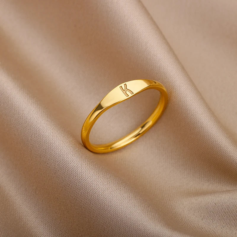 Bague Initiale Lettre Acier Doré | MDN Store