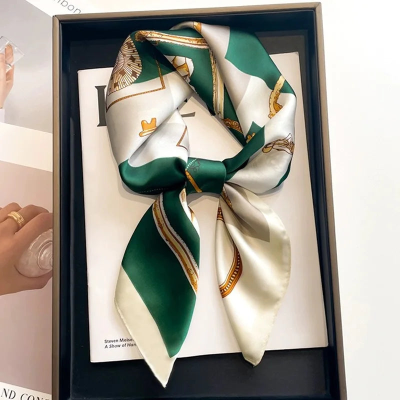 Foulard Carré Soie Satin Carrosse 70x70cm Femme | MDN Store