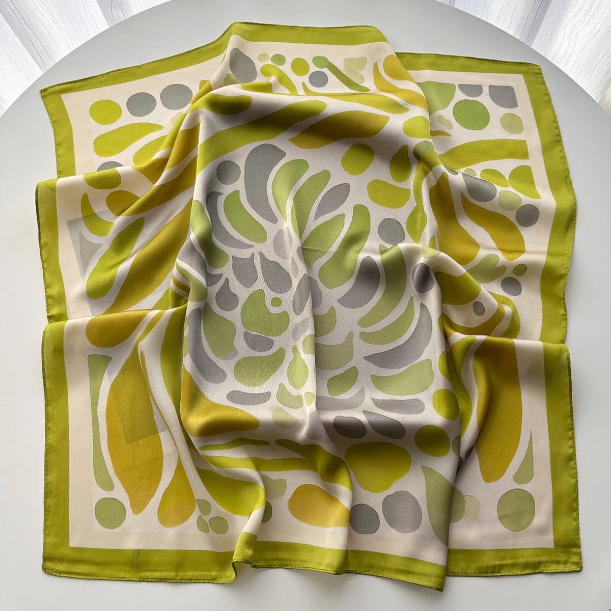 Foulard Carré Soie Imprimé Floral 70cm | MDN Store
