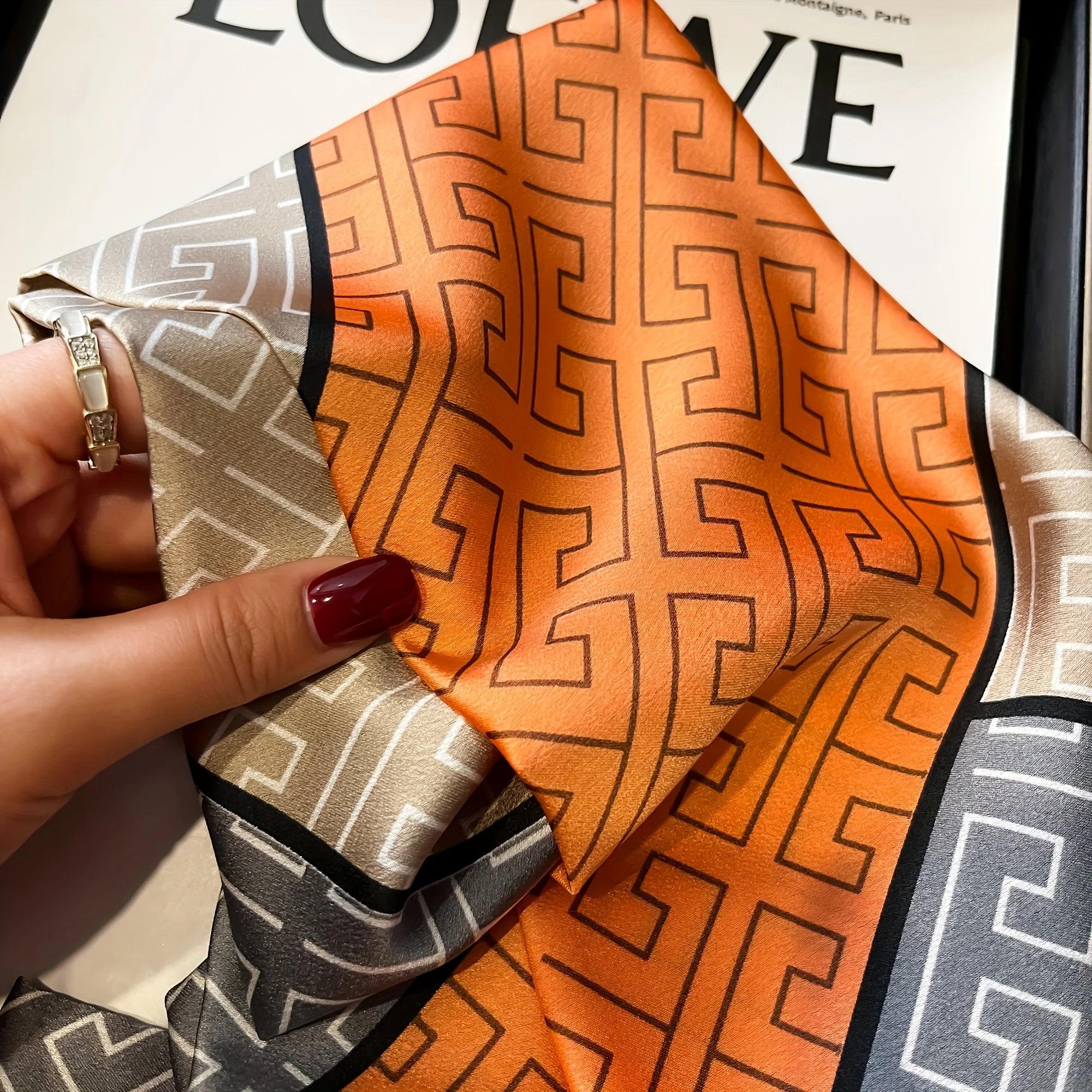 Foulard Soie Imprimé Géométrique Élégant | MDN Store