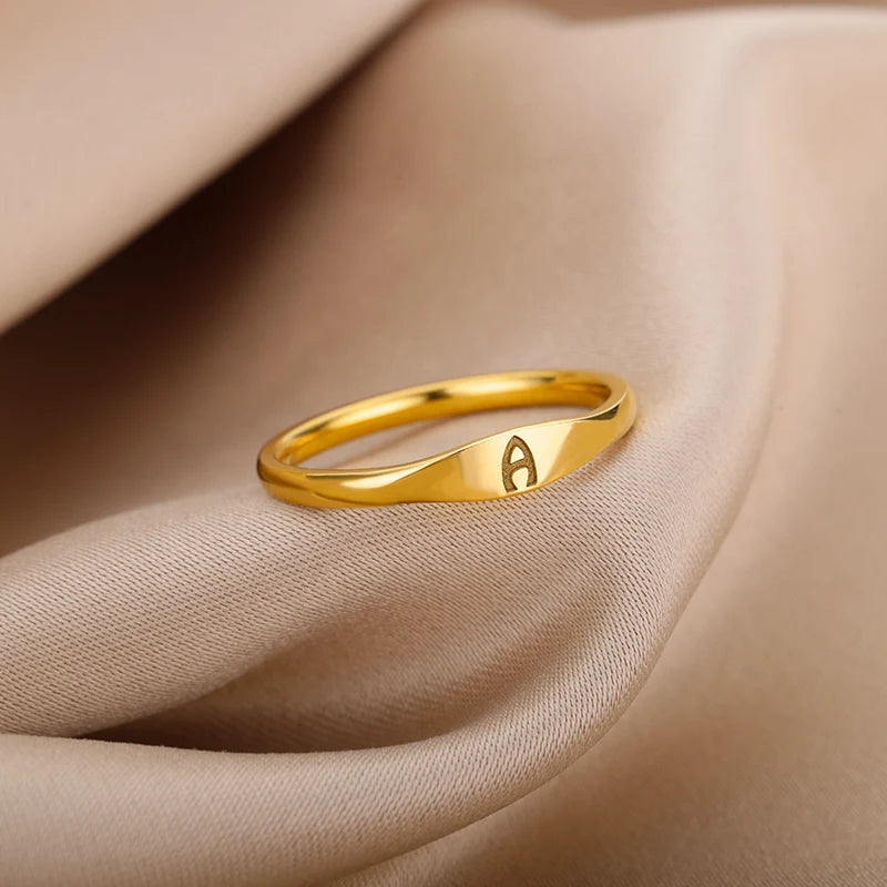 Bague Initiale Lettre Acier Doré | MDN Store