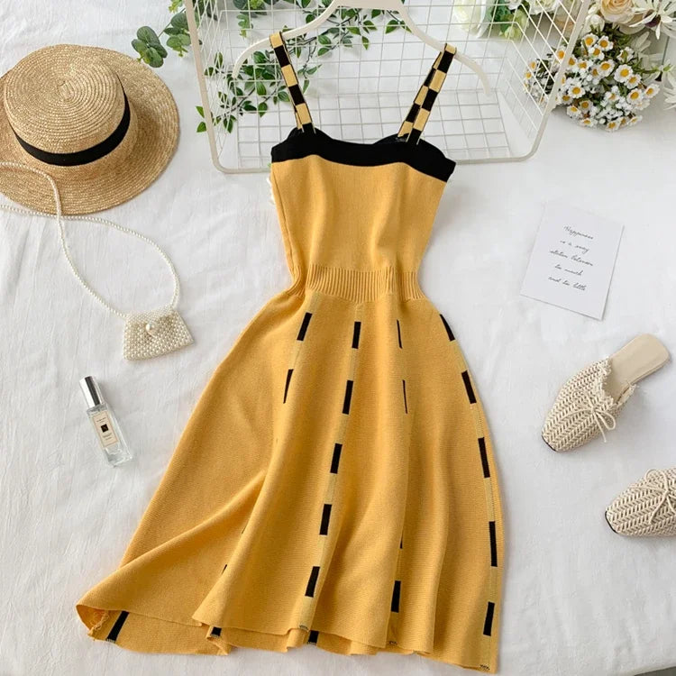 Robe Mini Tricot Col V Bretelles Spaghetti Femme | MDN Store