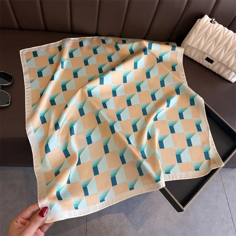 Foulard Carré Soie Motif Géométrique Vert | MDN Store