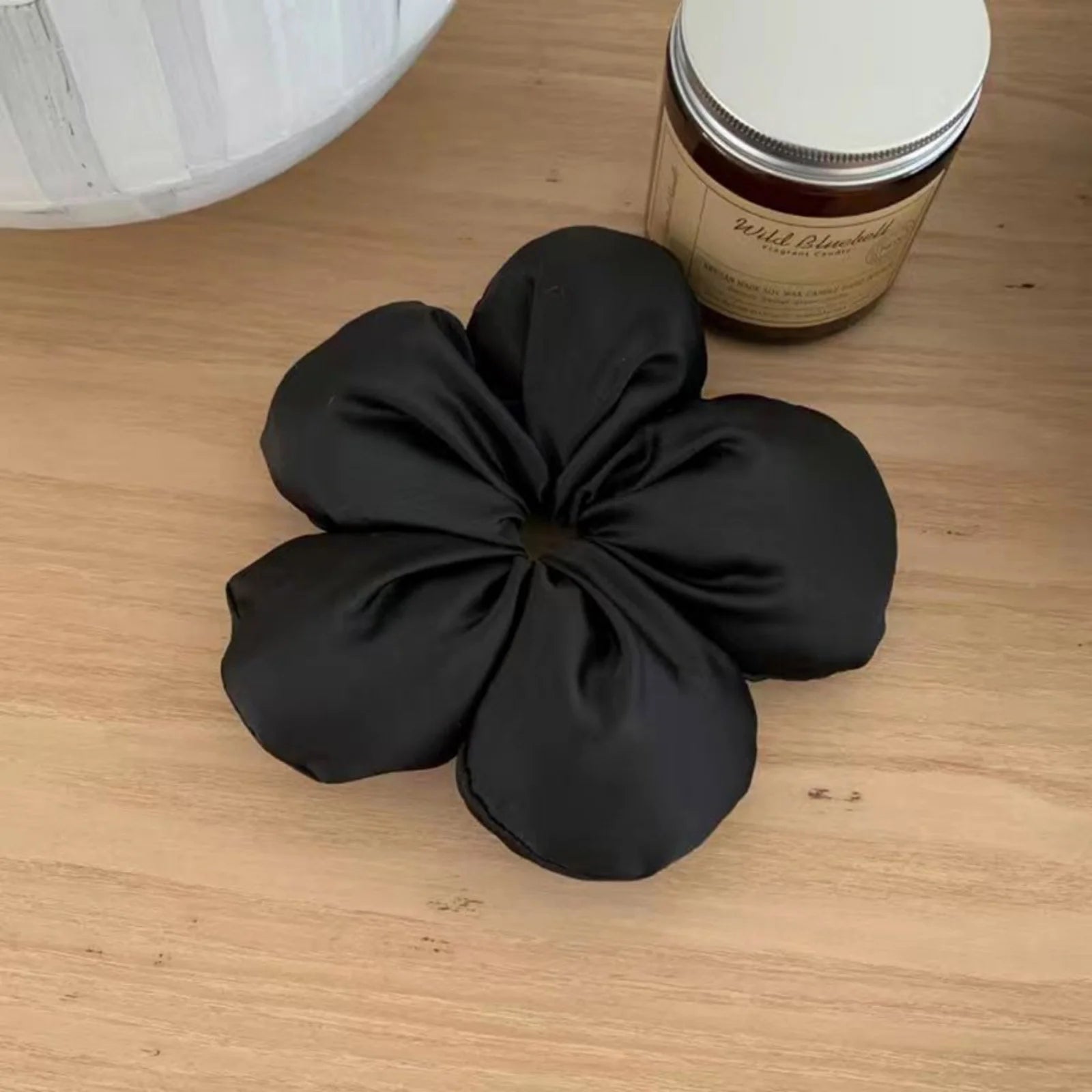 Chouchou Satin Grande Fleur Élégant pour Chignon Femme - Plusieurs Couleurs | MDN Store