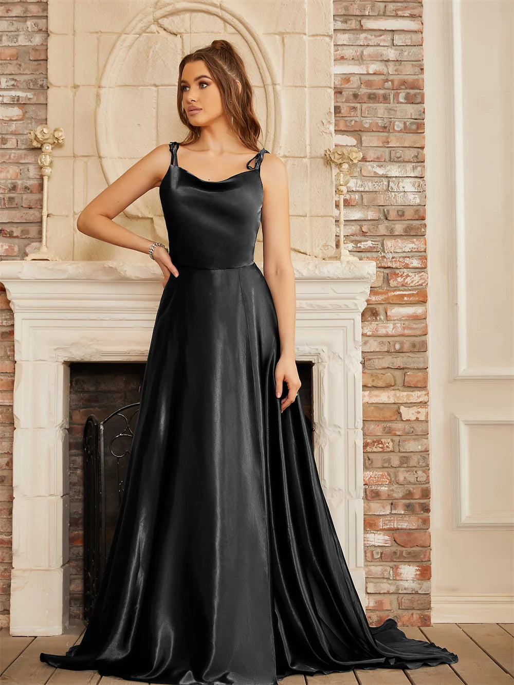 Robe Longue Satinee Col Benitier Bretelles Nouees Fente Haute | MDN Store