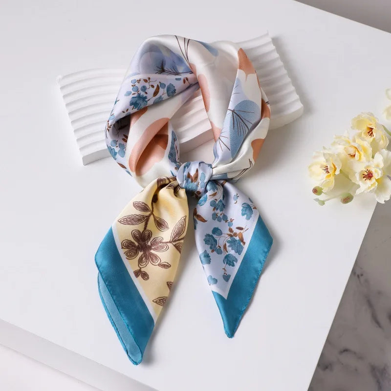 Foulard Soie Carré Bleu Femme Élégant | MDN Store