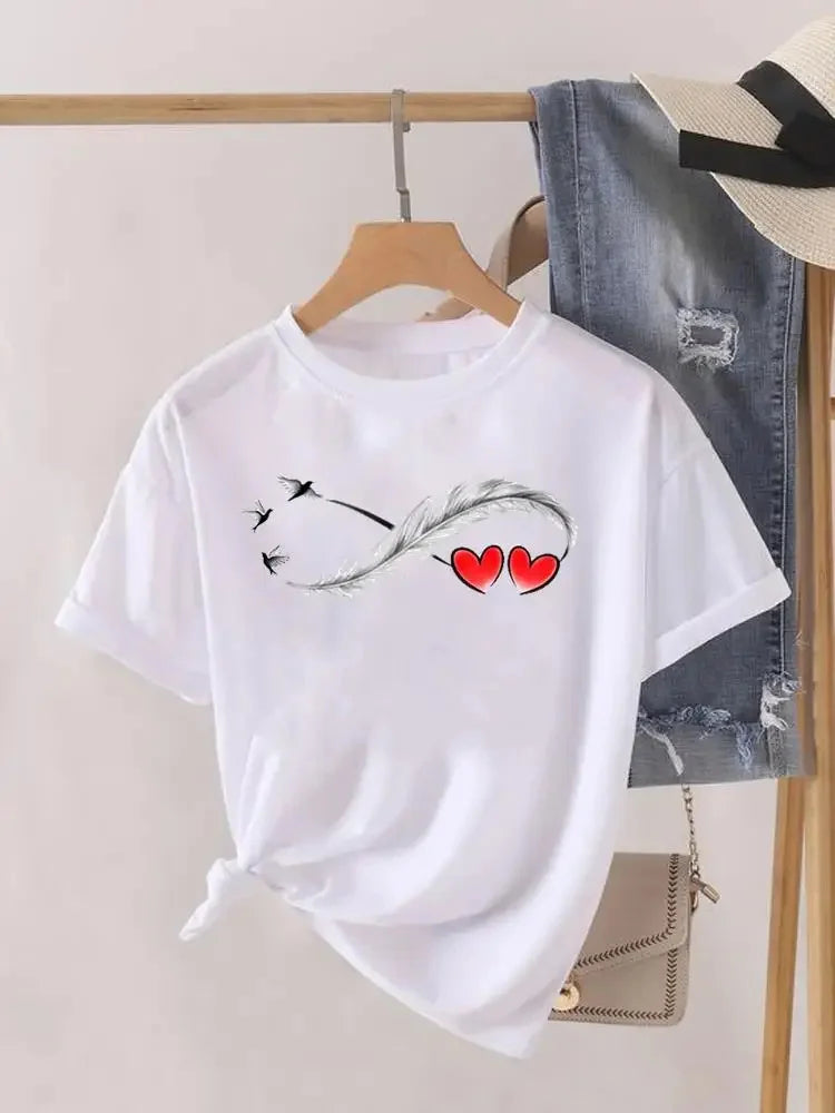 T-Shirt Graphique Coeur et Plume Femme Manches Courtes | MDN Store 25
