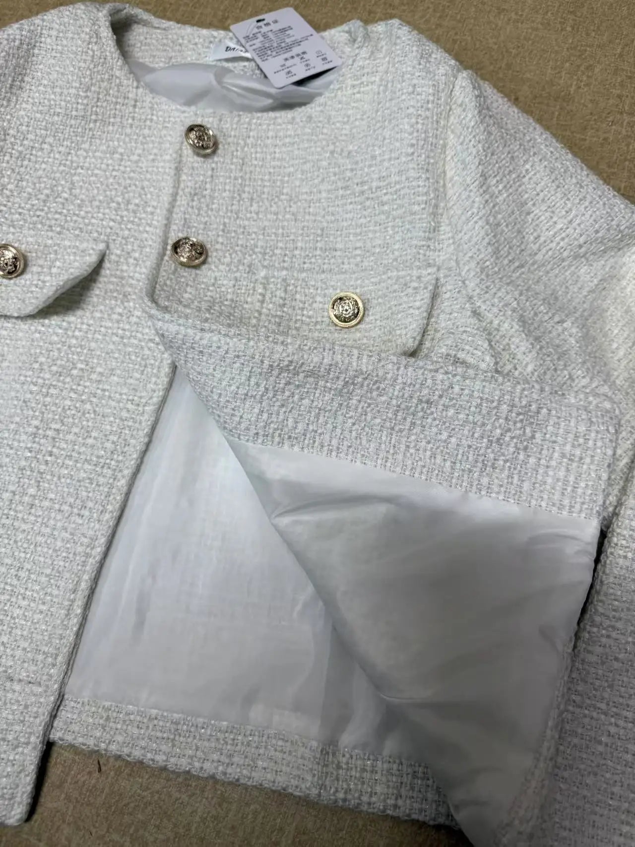 Veste Tweed Courte Boutons Dorés | MDN