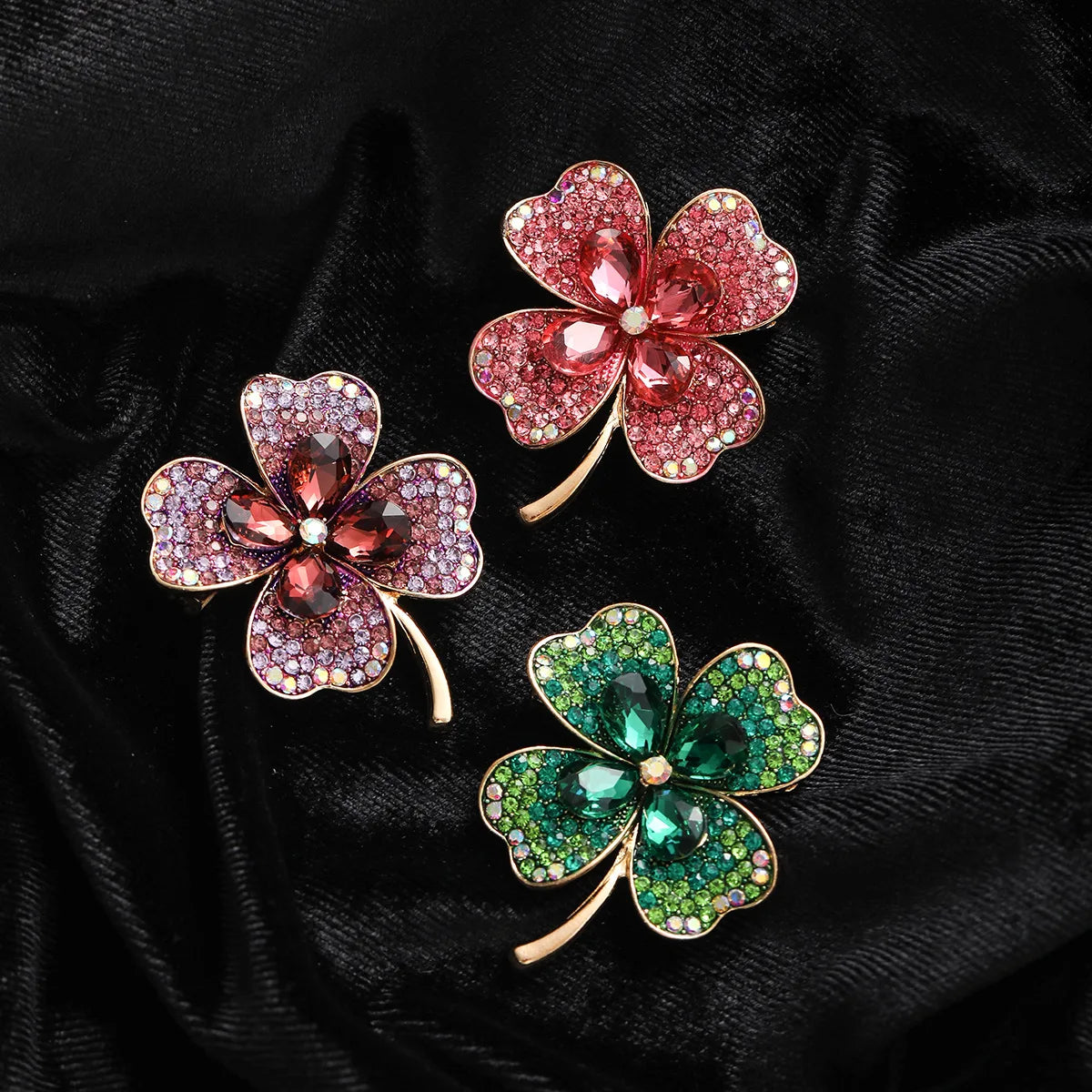 Broche Trèfle Strass Vert Violet Rouge Porte-Bonheur | MDN