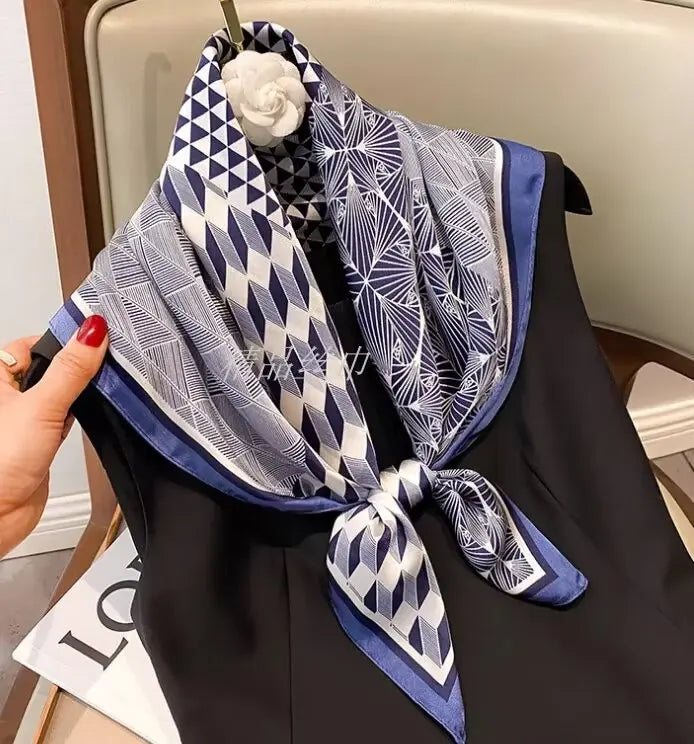 Foulard Carré Soie Géométrique Bleu Blanc 70cm Femme | MDN Store