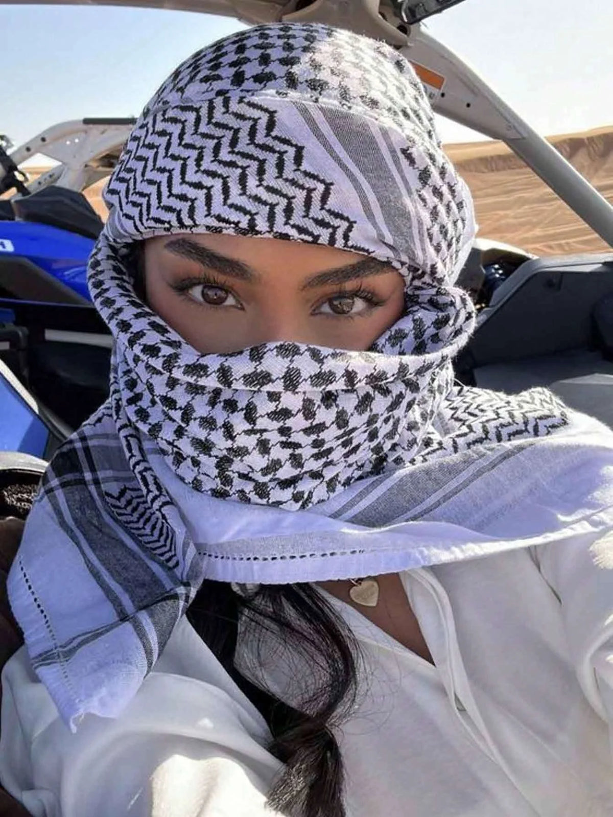 Grand foulard carré imprimé en polyester | MDN Store 25