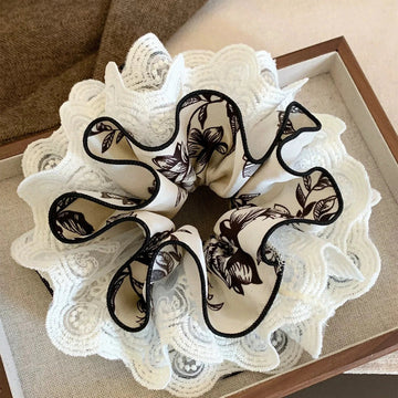 Chouchou Satin Dentelle Florale 4 Couches XL - Élastique Chignon | MDN Store