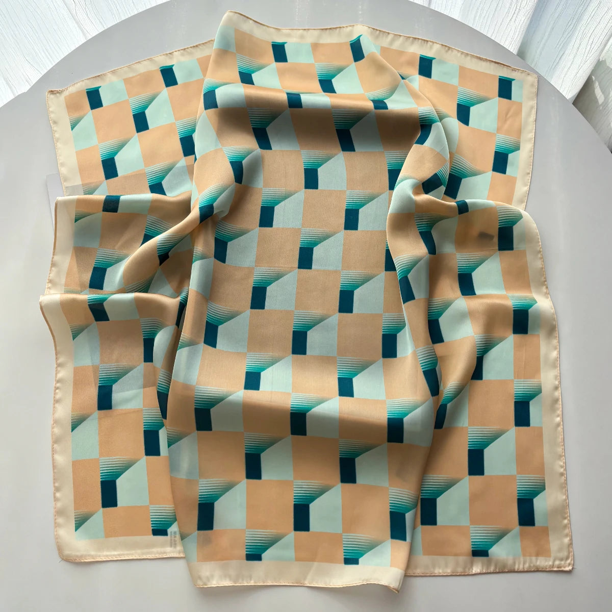 Foulard Carré Soie Carreaux Rose Femme | MDN Store