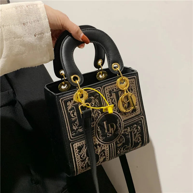 Sac Broderie Royale Poignée Crossbody | MDN Store