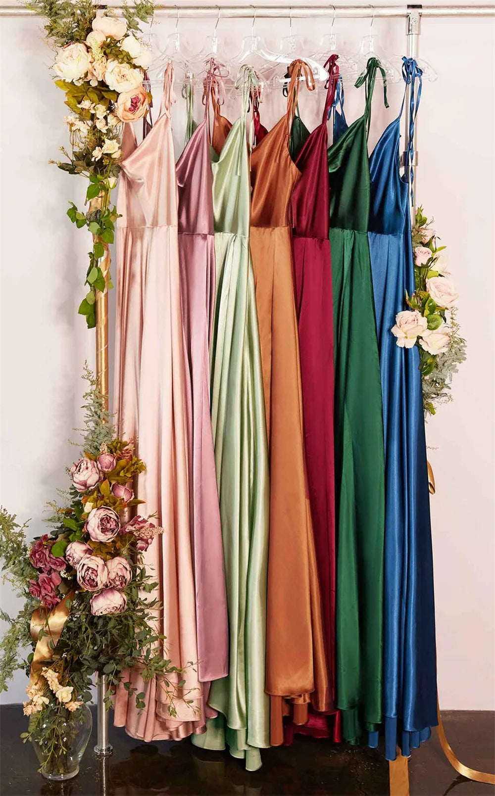 Robe Longue Satinee Col Benitier Bretelles Nouees Fente Haute | MDN Store