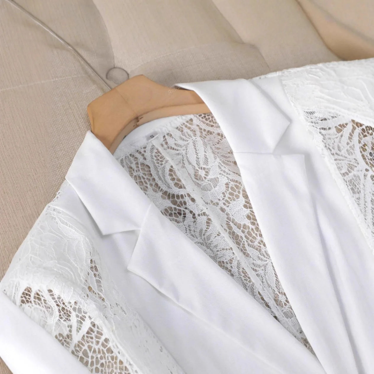 Veste Blanche Dentelle Col Polo | MDN Store
