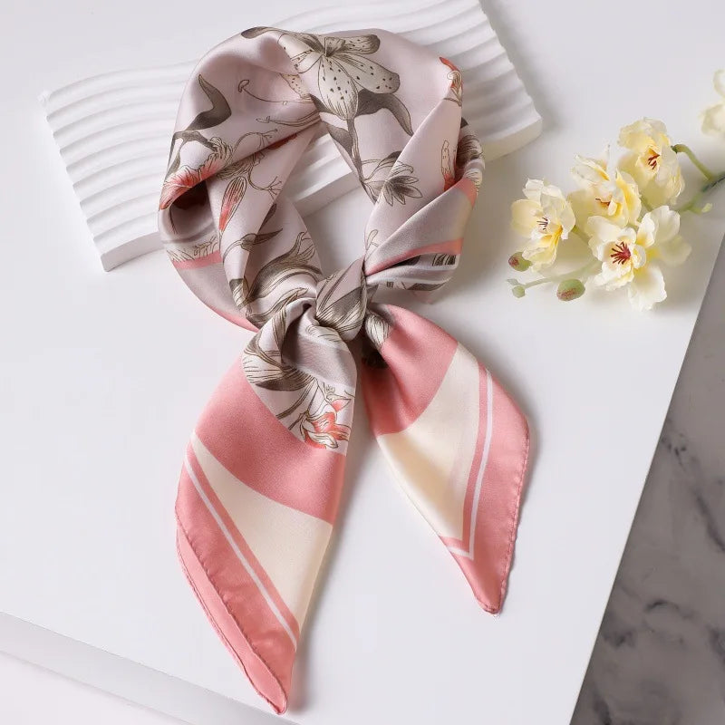 Foulard Soie Carré Bleu Femme Élégant | MDN Store