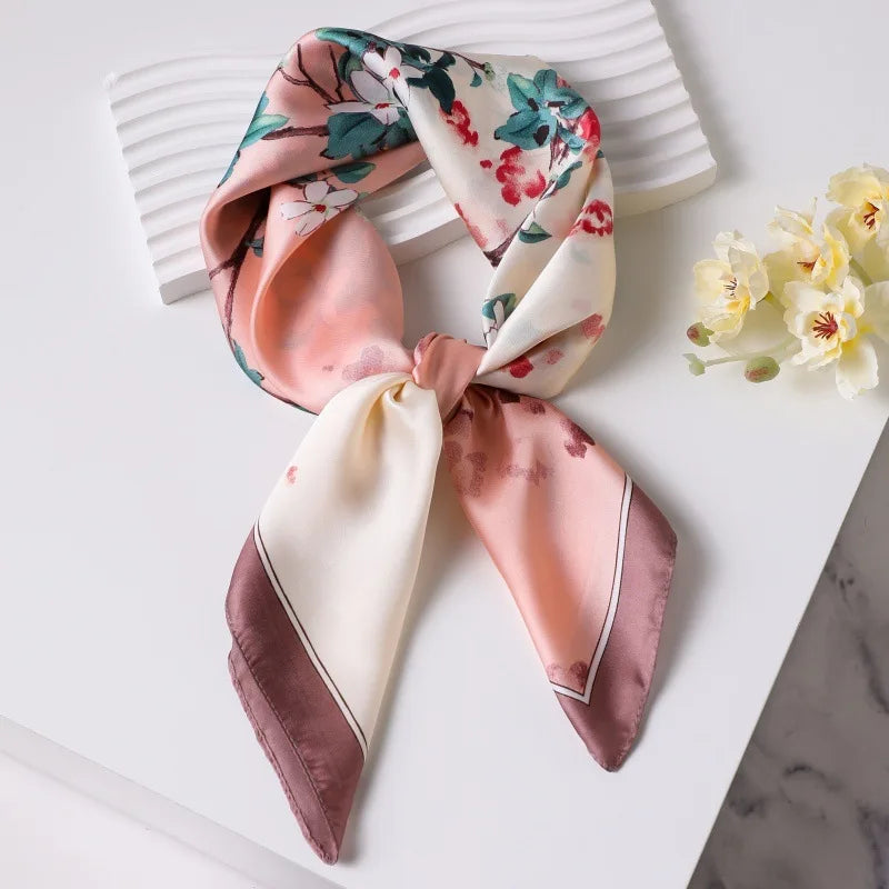 Foulard Soie Carré Bleu Femme Élégant | MDN Store