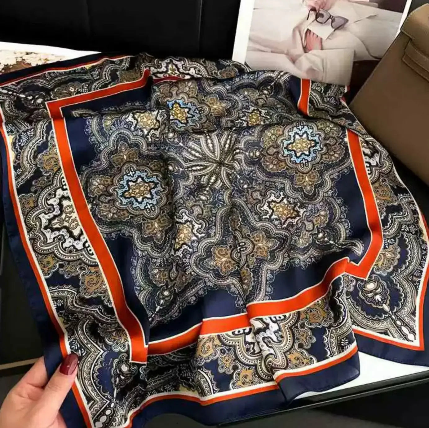Foulard Carré Soie Géométrique Bleu Blanc 70cm Femme | MDN Store