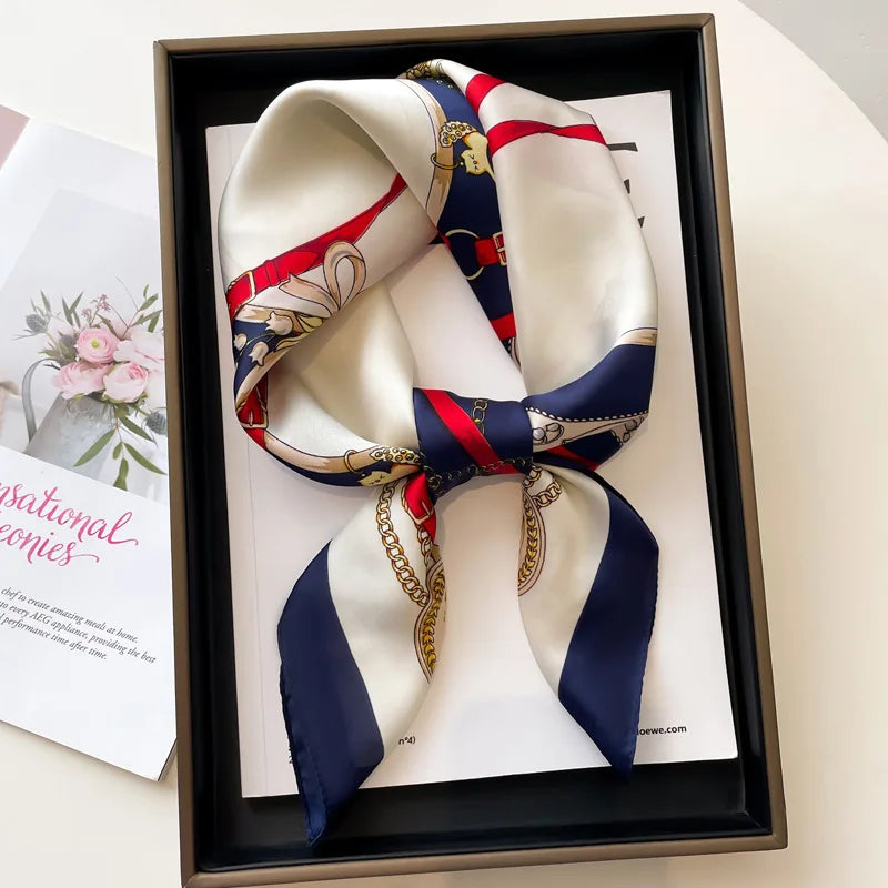 Foulard Carré Soie Satin Carrosse 70x70cm Femme | MDN Store