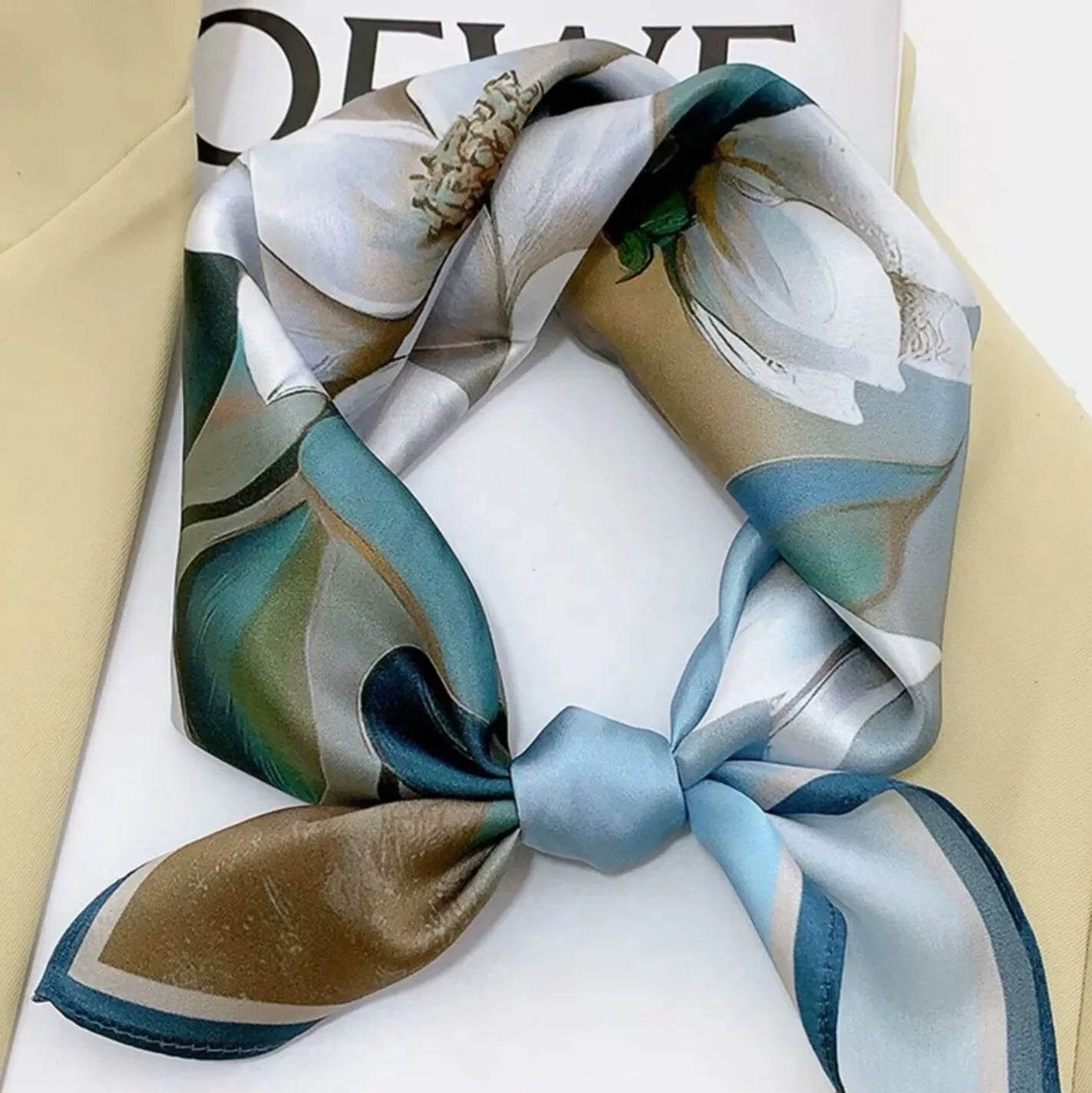Foulard Carré Soie Géométrique Bleu Blanc 70cm Femme | MDN Store