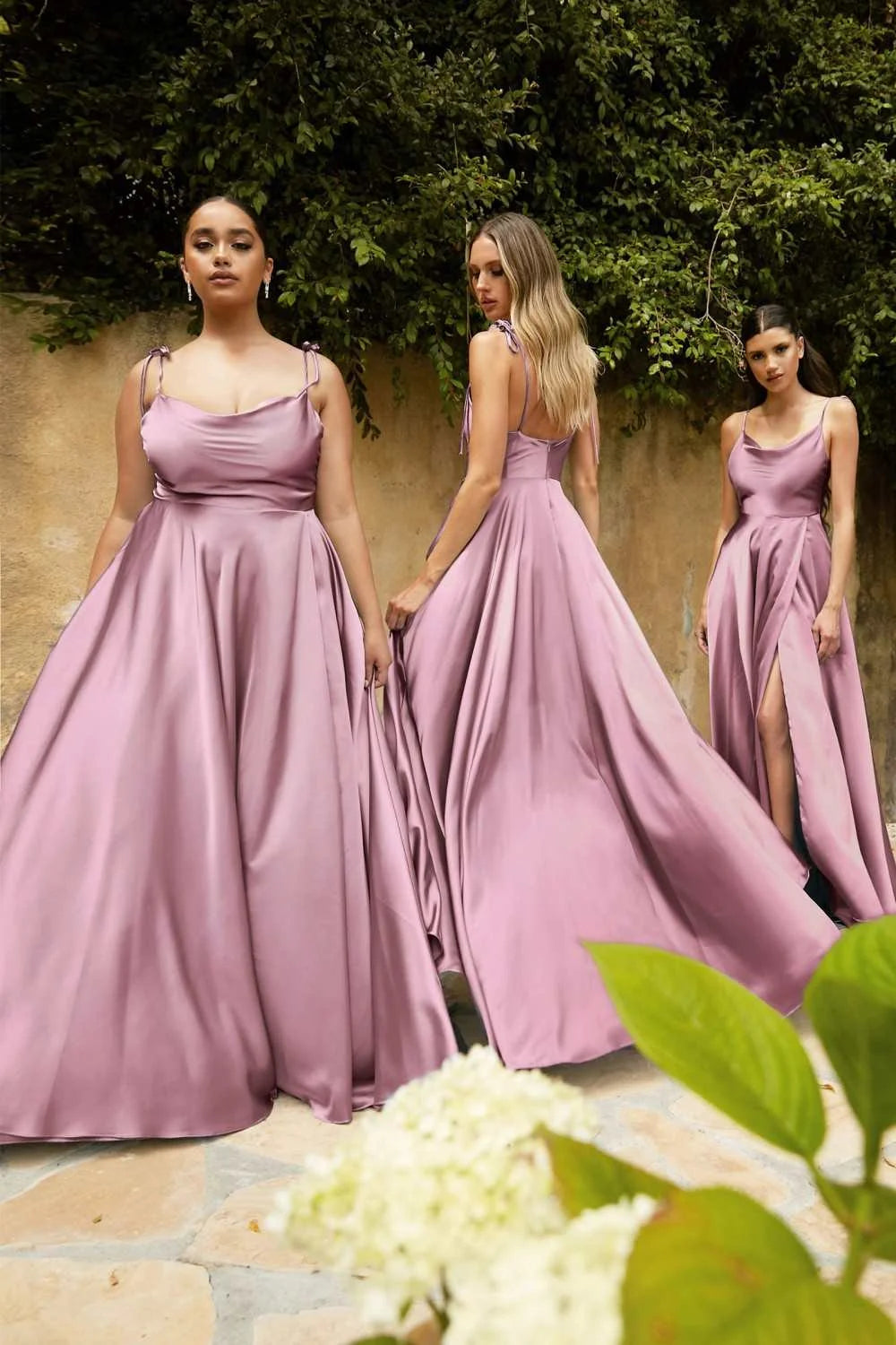 Robe Longue Satinee Col Benitier Bretelles Nouees Fente Haute | MDN Store