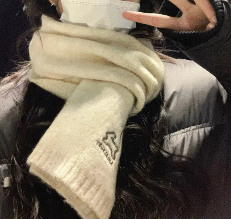 Écharpe Laine Lapin Brodé Beige | MDN Store