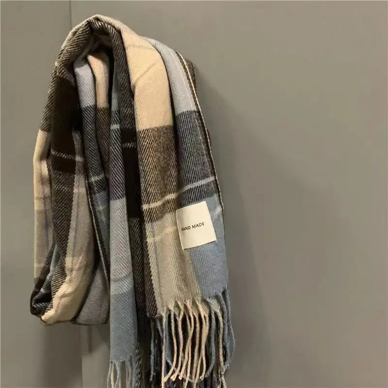Écharpe à carreaux et franges en polyester | MDN Store 25