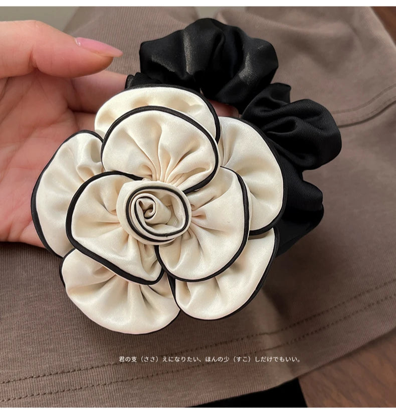 Chouchou Camélia Fleur Tissu Rétro - Élastique Cheveux Femme Élégant Haute... | MDN Store
