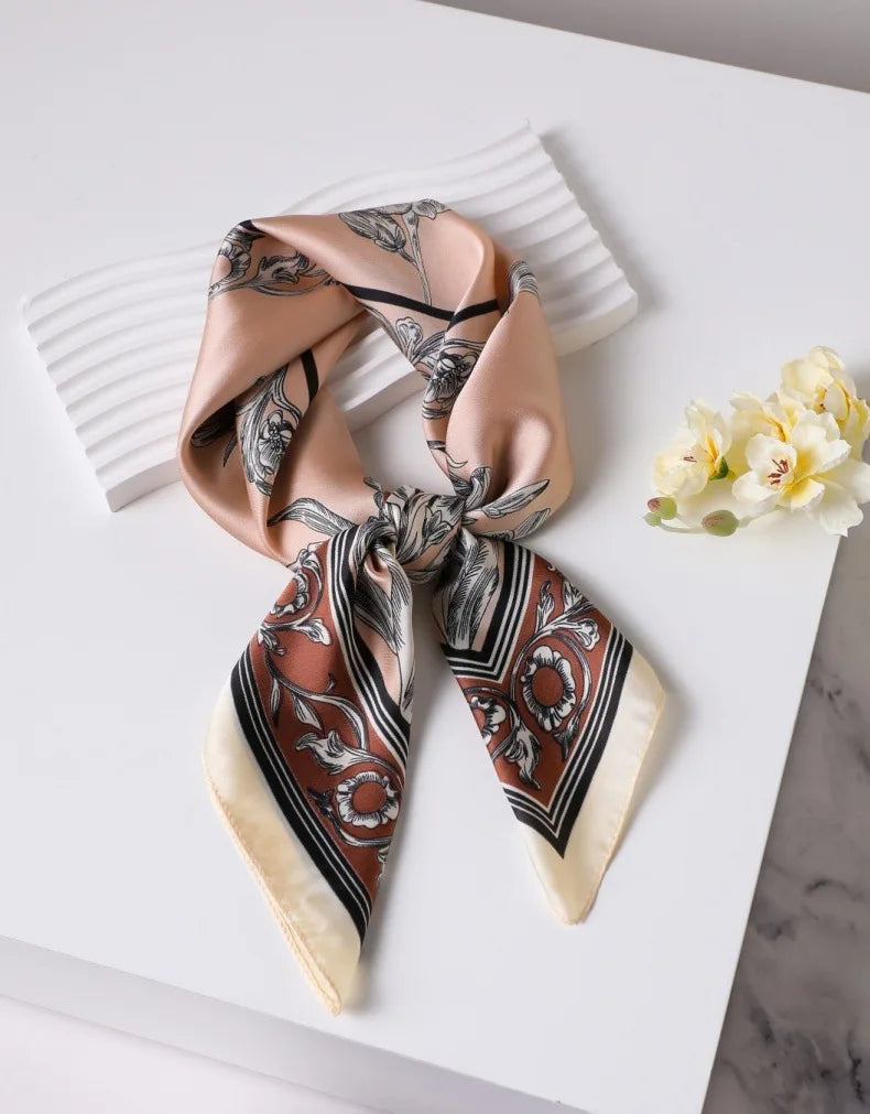 Foulard Soie Carré Bleu Femme Élégant | MDN Store