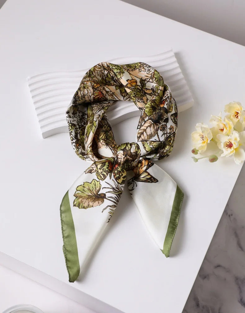 Foulard Soie Carré Bleu Femme Élégant | MDN Store