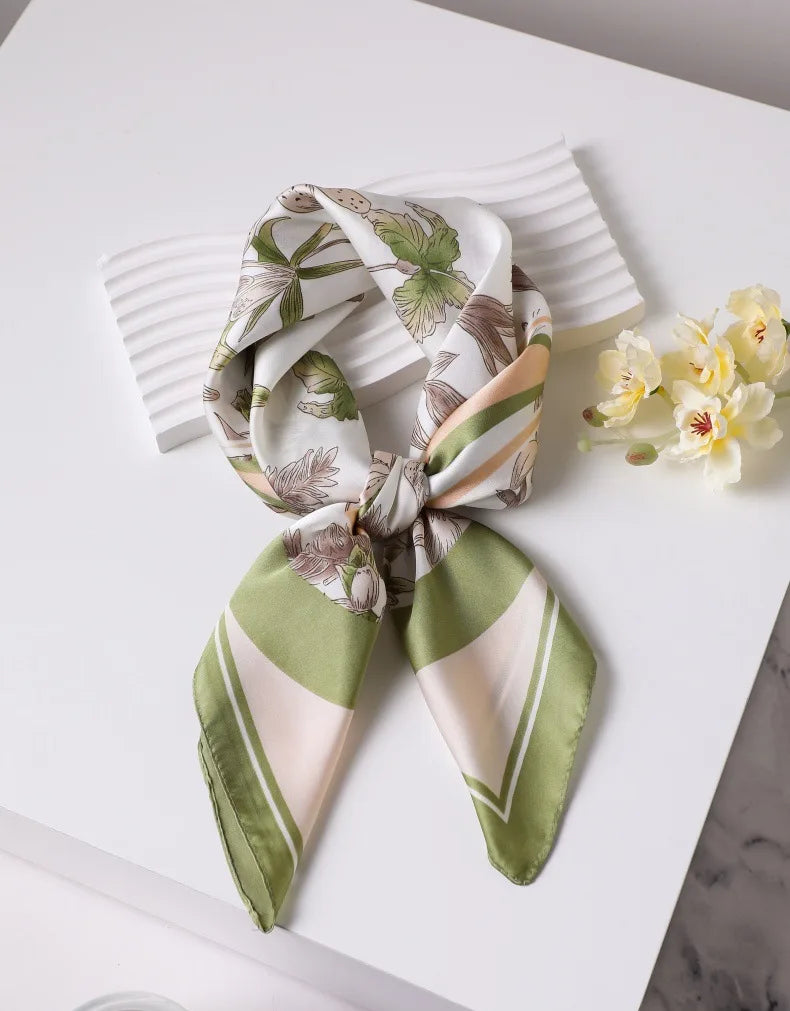 Foulard Soie Carré Bleu Femme Élégant | MDN Store