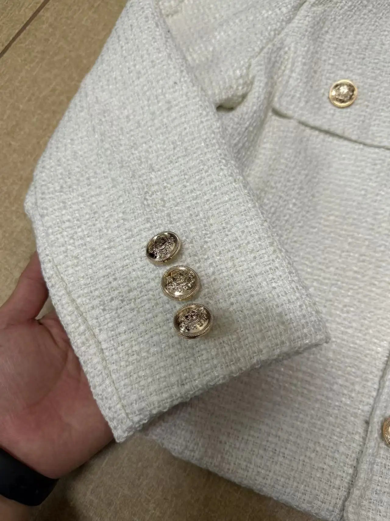 Veste Tweed Courte Boutons Dorés | MDN