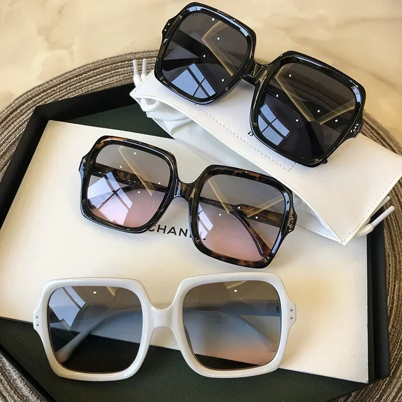 Lunettes Soleil Carré Ample Femme | MDN Store