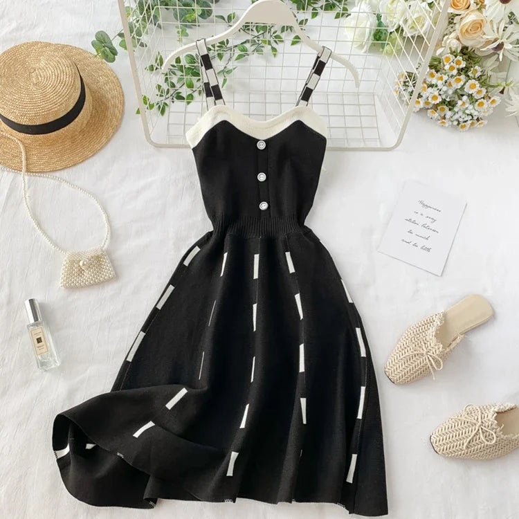 Robe Mini Tricot Col V Bretelles Spaghetti Femme | MDN