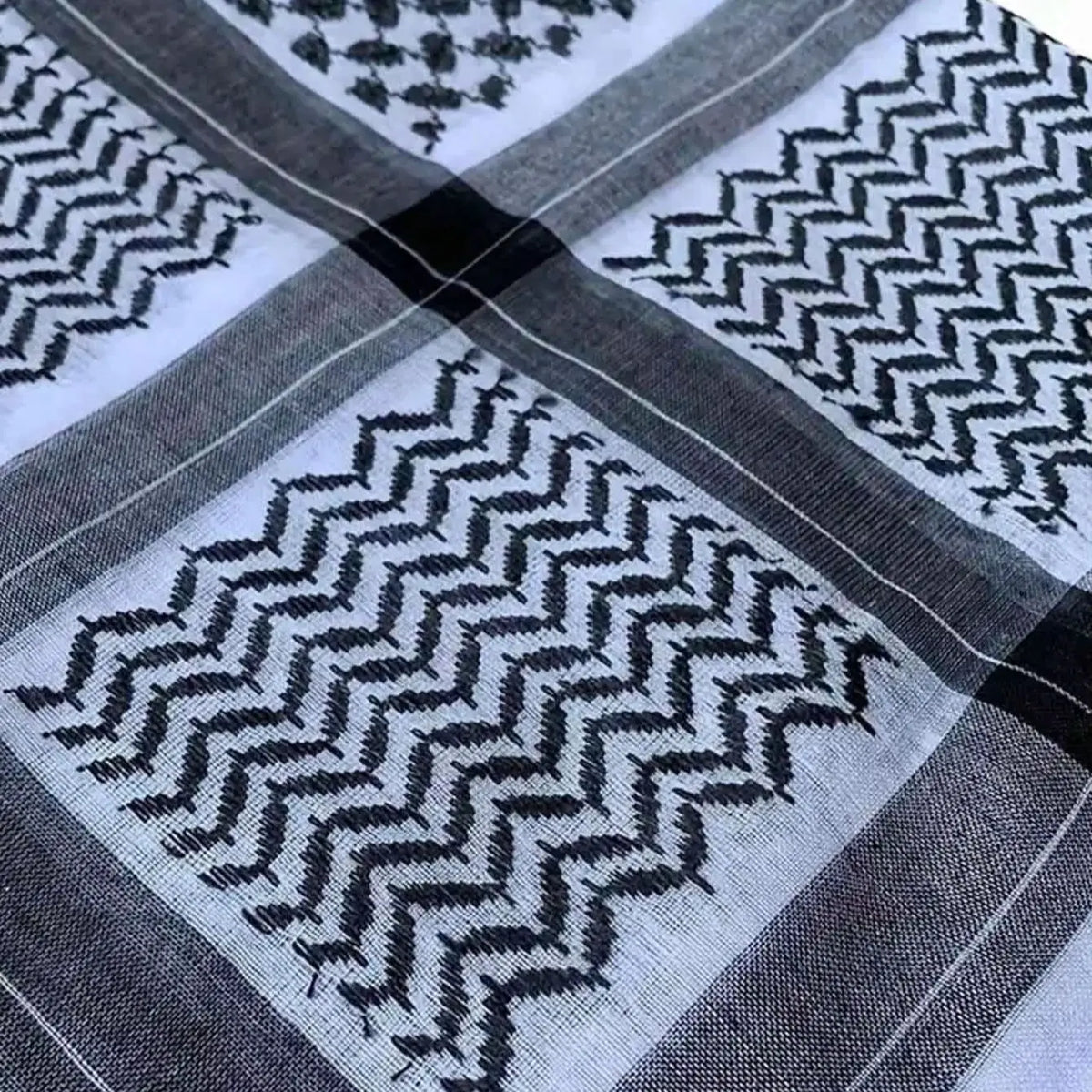 Grand foulard carré imprimé en polyester | MDN Store 25