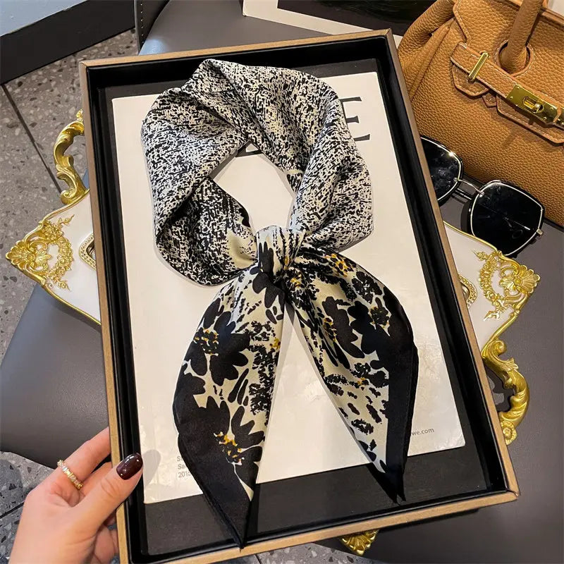 Foulard Carré Soie Floral Femme 70x70cm | MDN Store